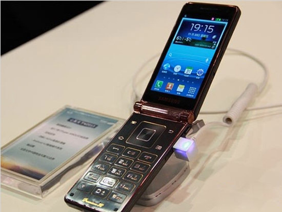 三星w2018手机新款图片_三星w2018概念图及参数_三星w2018最新消息