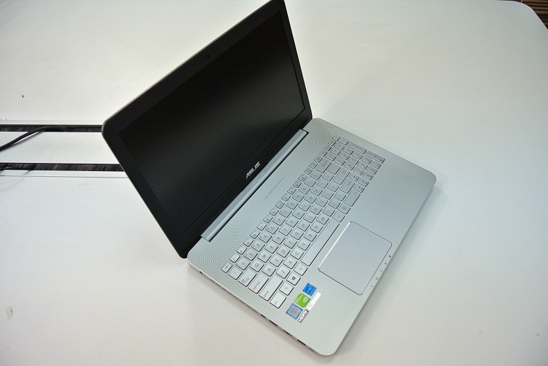 00HQ处理器 8G内存 1TB硬盘 GTX960M-4G独