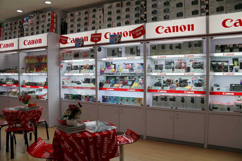 今天在广州正佳广场的佳能专卖店看见700D18